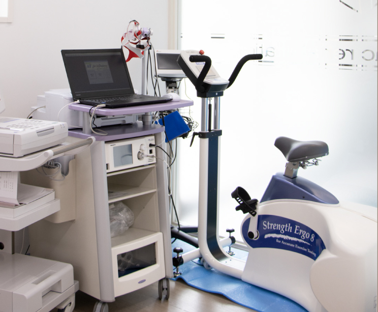 心臓リハビリテーション機器エアロバイク写真